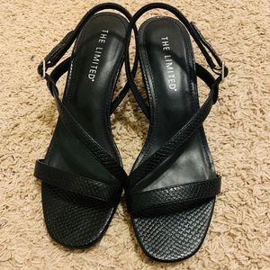 The limited Roxanne sandal